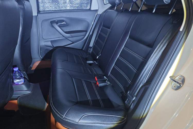 Used Volkswagen Polo 2016 1.4L Manual Fashion Model