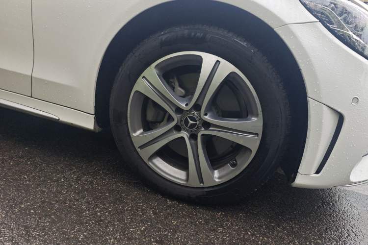 Used Mercedes-Benz C-Class 2021 C 260 L Sport Edition Right Front Wheel Hub