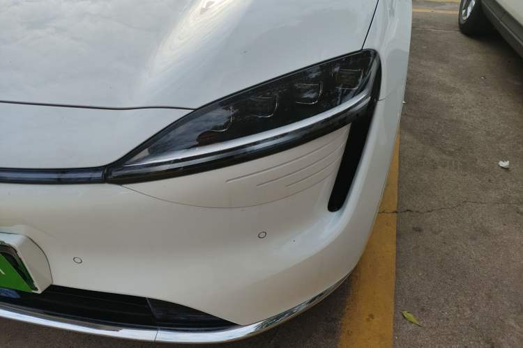 Used Hima Luxeed R7 2024 All-Electric 802 km Max Left Front Headlight