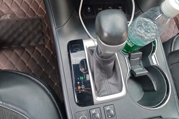 Used Toyota Highlander 2018 2.0T Four-Wheel Drive Luxury Edition 7 Seats China V Emission Standard