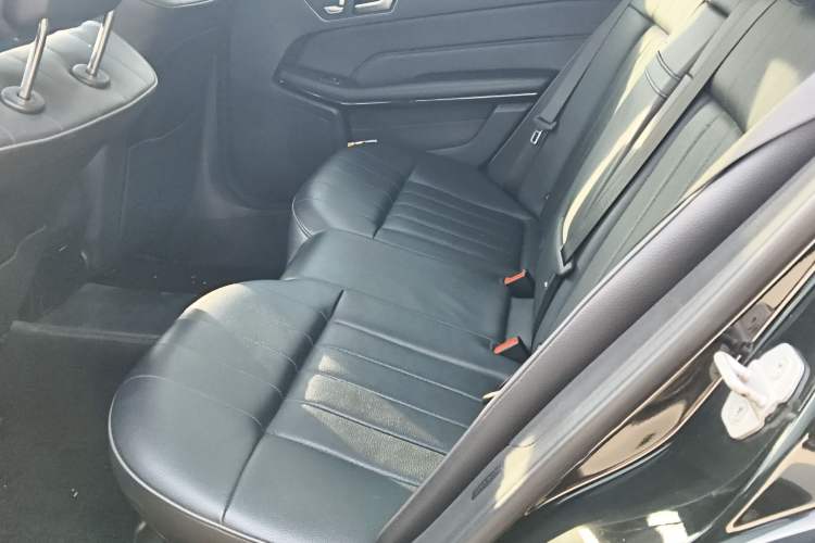 Used Mercedes-Benz E-Class 2015 E 260 L Sport & Fashion Model
