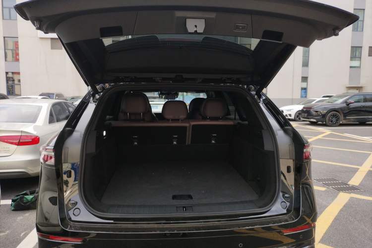 Used Chery Tiggo 9 2025 2.0T Dual-Clutch Two-Wheel Drive Luxury Edition 5 Seats Trunk