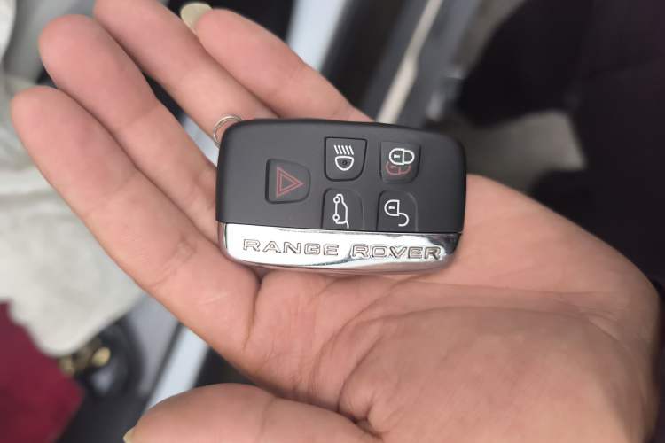 Used Land Rover Range 2017 3.0 SC V6 Vogue Vehicle Key