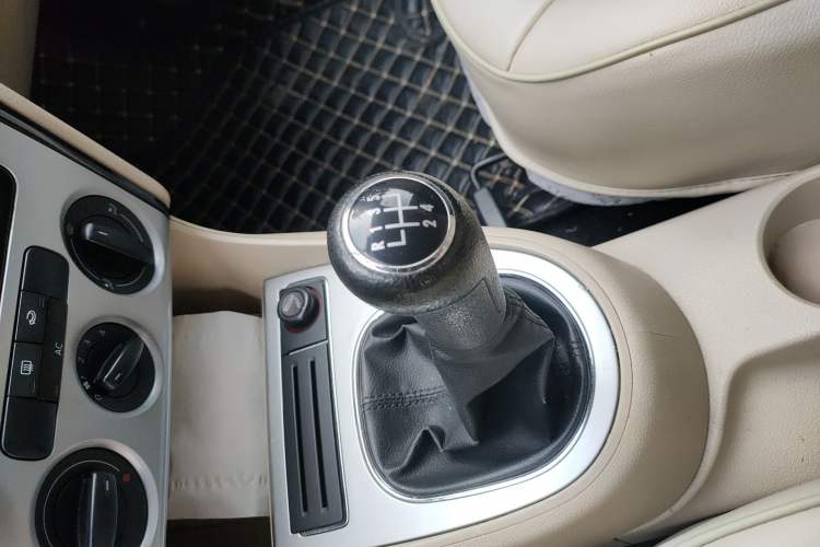 Used Volkswagen Lavida 2011 1.6L Manual Joy Version Gear Lever