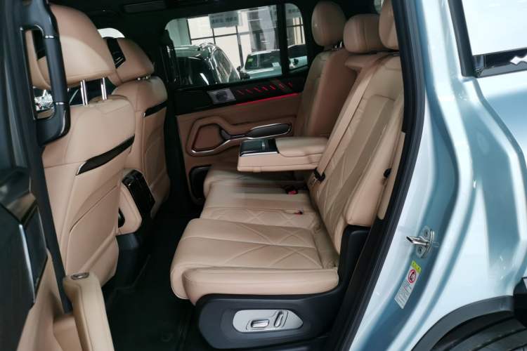 Used Formula Leopard 8 2025 Smart & Brave Flagship Edition 7 Seats