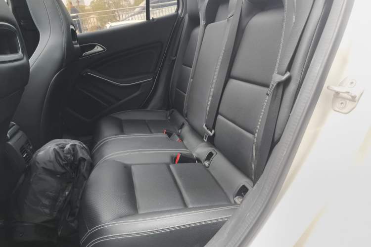 Used Mercedes-Benz GLA 2018 GLA 200 Fashion Model Left Rear Seat