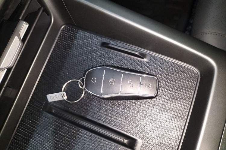 Used BYD Qin PLUS 2025 DM-i Smart Drive 55KM Leading Model Vehicle Key