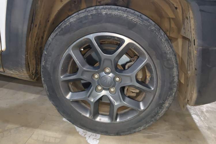 Used Jeep Renegade 2017 180T Automatic Kinetic Edition+ Right Front Wheel Hub