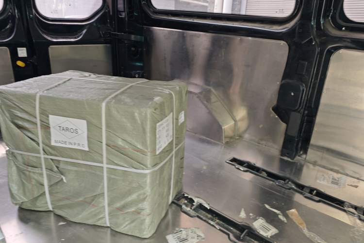 Used Ford Transit 2019 2.0T Diesel Multi-Purpose Commercial Vehicle Mid-Drive Mid-Roof 6-Seater China VI Standard