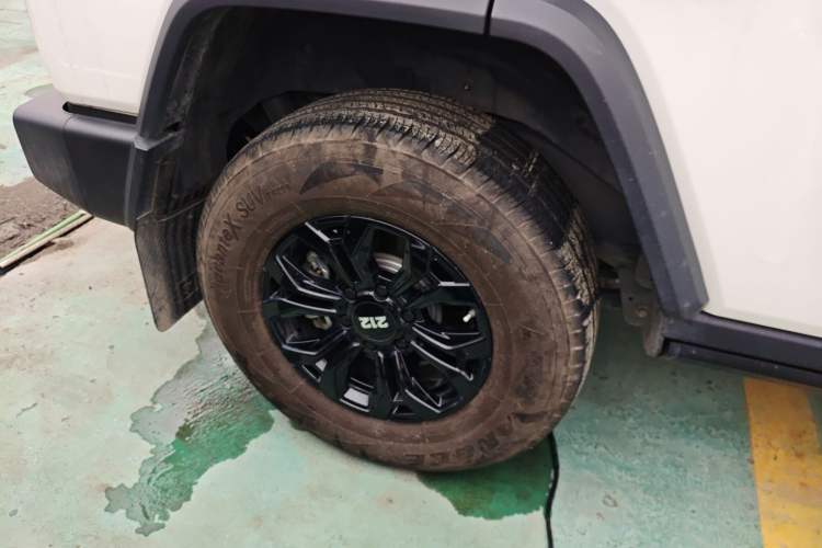 Used 212 T01 2024 2.0T Explorer