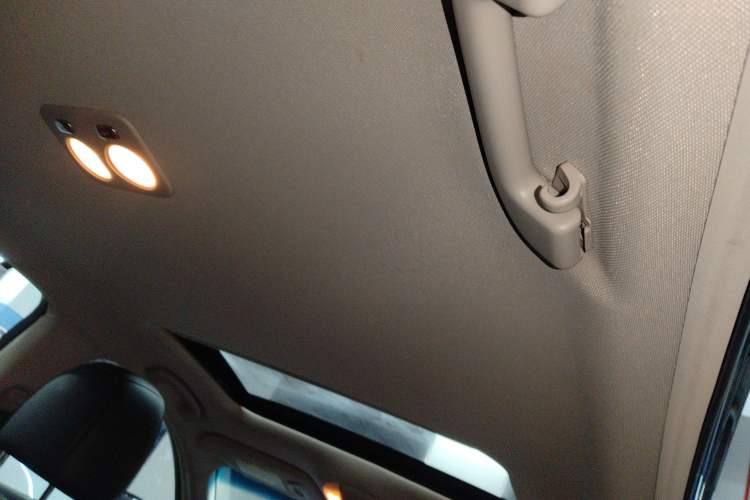 Used Infiniti Q70 2017 Q70L 2.5L Elite Edition Headliner