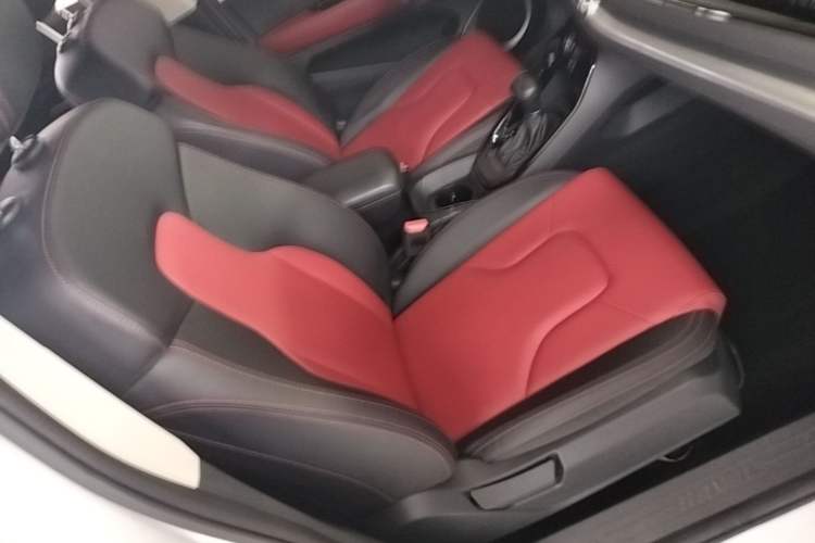 Used Haval H2s 2018 Blue Label 1.5T Dual-Clutch Fashion Edition

