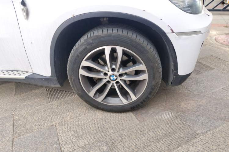 Used BMW X6 2014 xDrive35i Sport model Right Front Wheel Hub