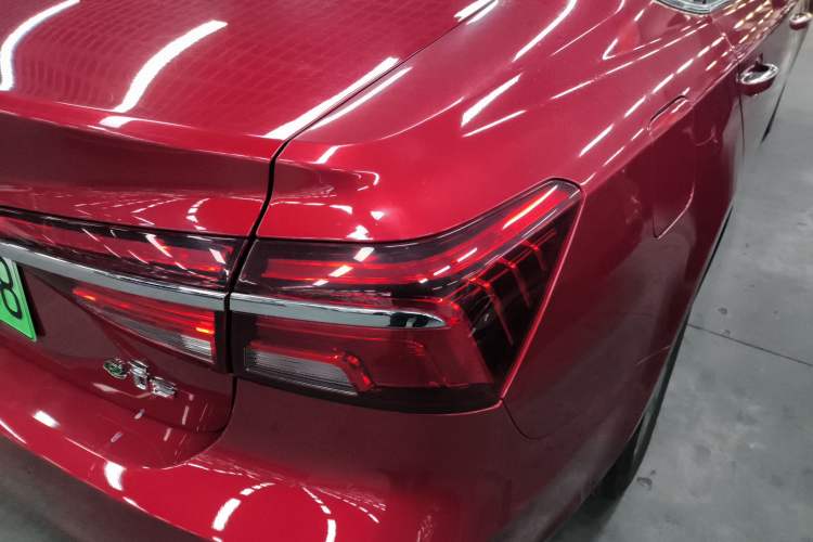 Used Roewe i6 New Energy 2017 45T Hybrid Connect & Smart Enjoyment Edition
