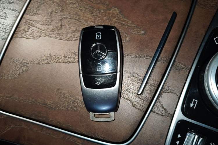 Used Mercedes-Benz E-Class 2016 E 200 L
