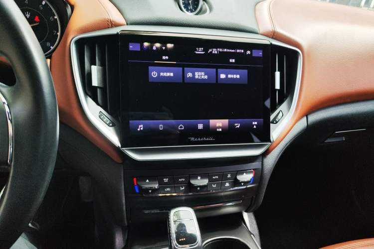 Used Maserati Ghibli 2022 2.0T GT Sharp Edition Audio And AC Panel