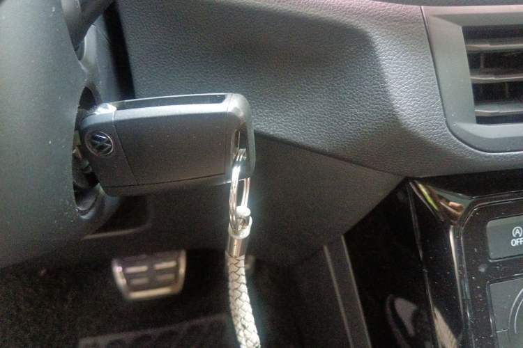 Used Volkswagen Tacqua 2021 280TSI DSG R-Line Connected Version Vehicle Key