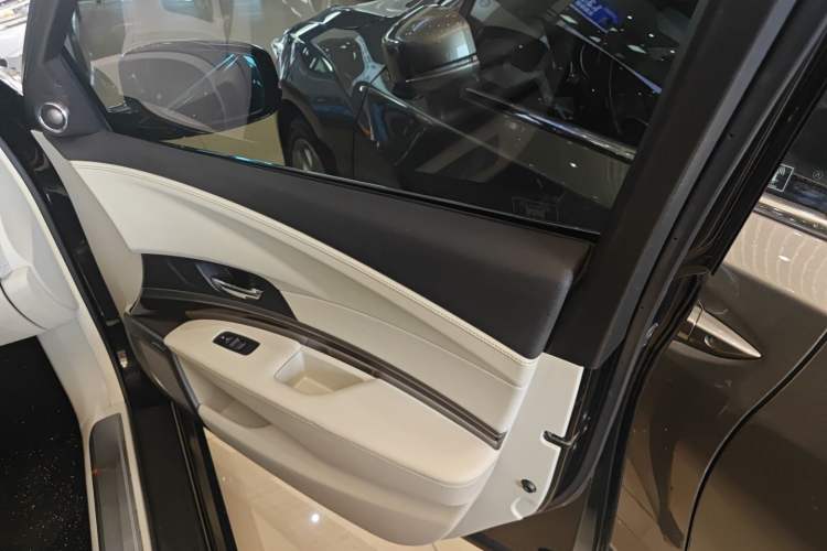 Used Acura RLX 2013 3.5L PAWS Edition