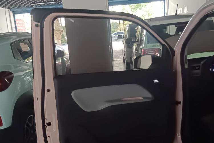 Used Wuling Hongguang MINIEV 2021 Macaron Premium Model – Lithium Iron Phosphate