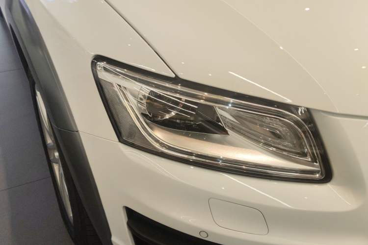 Used Audi Q5 2018 Collector's Edition 40 TFSI Technology Model
