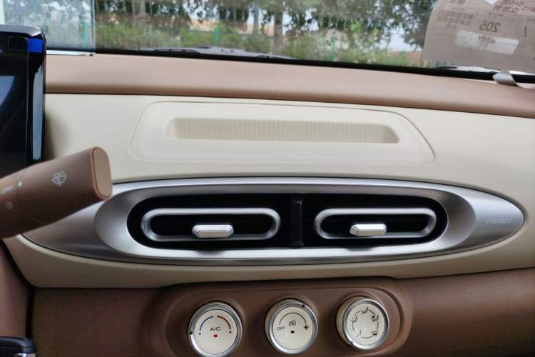 Used Wuling Hongguang MINIEV 2025 Four-Door Version Advanced Edition