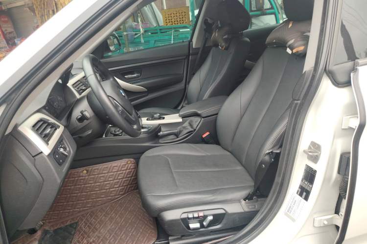 Used BMW 3 Series GT 2016 320i Fashion Model Left Front Seat