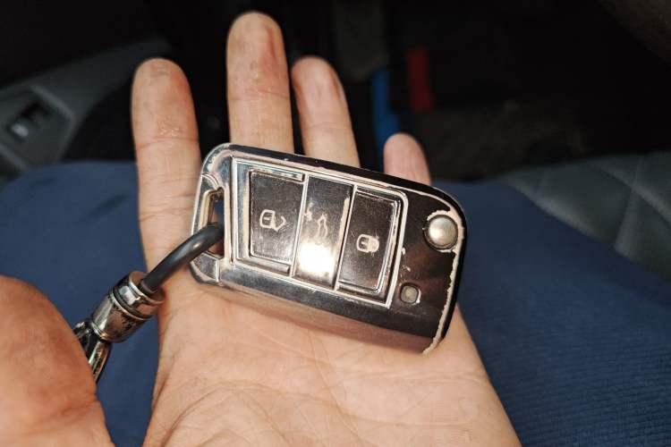 Used Volkswagen Sagitar 2023 300TSI DSG Excellence Edition Vehicle Key