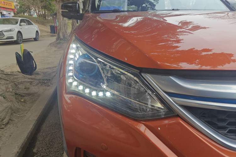 Used BYD Song New Energy 2017 Song DM 1.5TID All-Wheel Drive Luxury Model