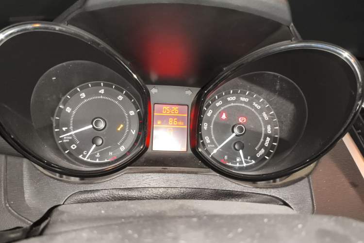 Used Chery Arrizo 7 2015 1.5T Manual ZhiShang Edition
