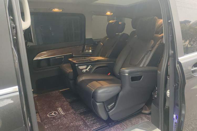 Used Mercedes-Benz V-Class 2022 V 260 L Long-wheelbase Luxury Edition Left Rear Seat