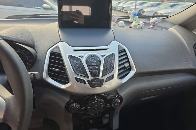 Used Ford EcoSport 2013 1.5L Automatic Fashion Model Audio And AC Panel