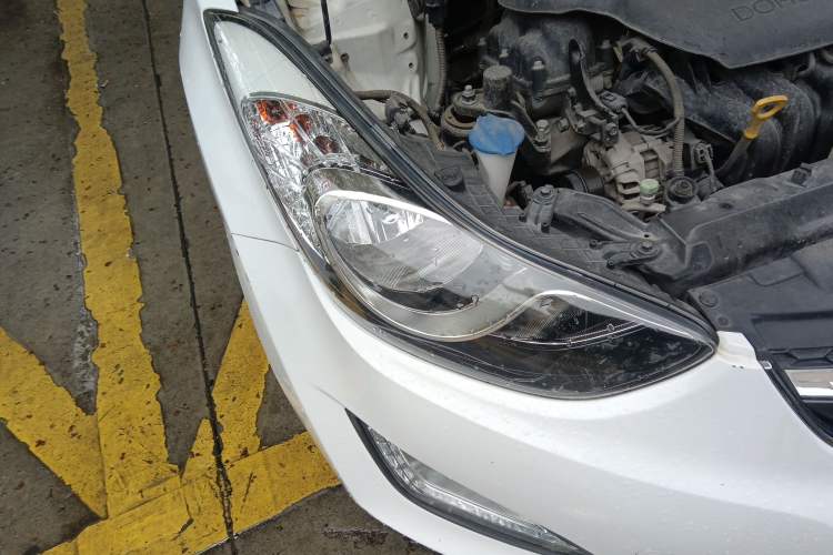 Used Hyundai Elantra (5th Generation / Langdong) 2015 1.6L Automatic Leading Model Right Front Headlight
