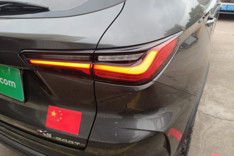 Used CHANGAN OSHAN X5 2021 Revised Version 1.5T DCT Luxury Edition Right Rear Taillight