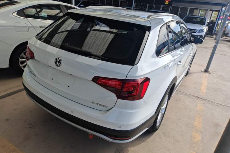 Used Volkswagen C-TREK 2017 1.6L Automatic Comfort Model Rear Right 45 Deg