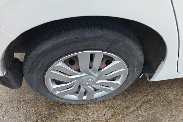 Used Honda Fit 2014 1.5L LX CVT Comfort Model Right Rear Wheel Hub