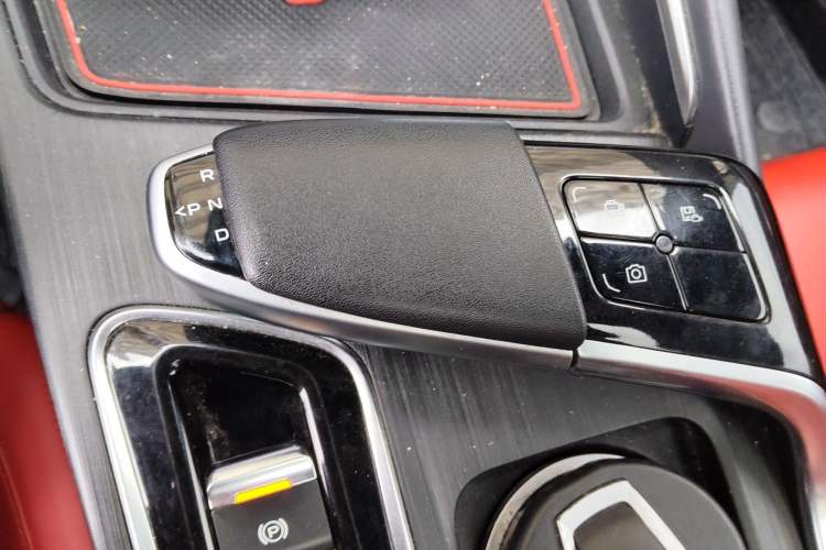 Used CHANGAN UNI-T 2020 1.5T Prestige Version
