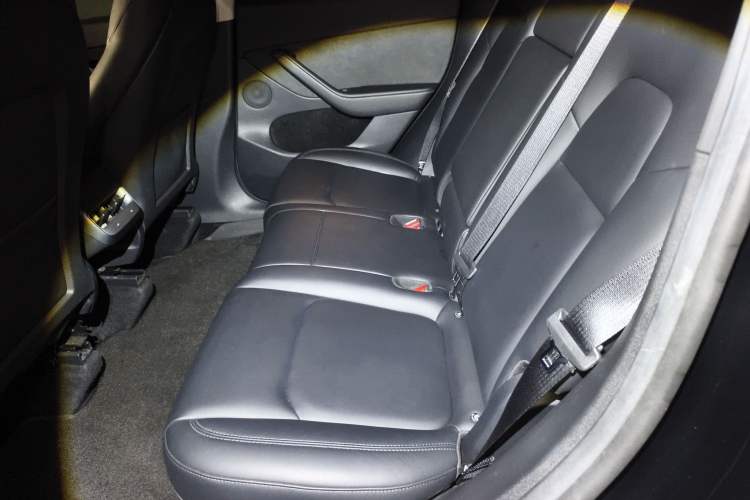 Used Tesla Model Y 2023 Rear-Wheel-Drive Version Left Rear Seat