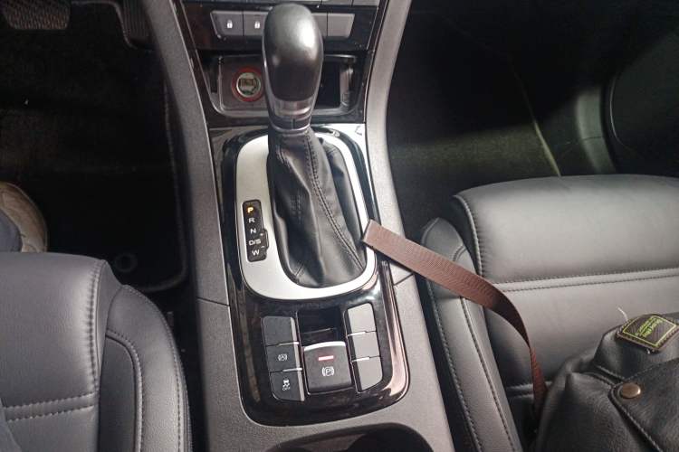 Used MG GS 2015 1.5TGI TST Luxury Edition Gear Lever