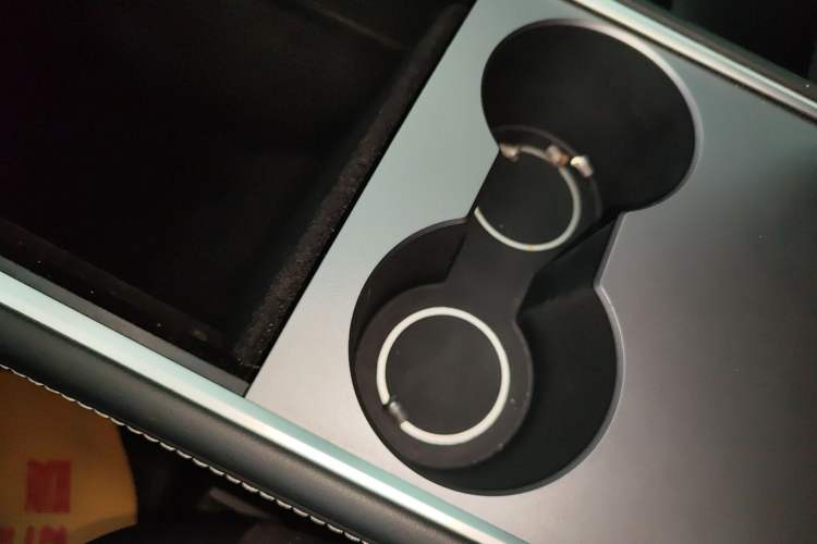 Used Tesla Model Y 2024 Rear-Wheel-Drive Version
