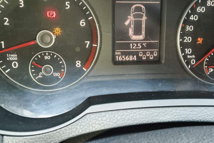 Used Volkswagen Sharan 2013 1.8TSI Comfort Model Odometer Close Up