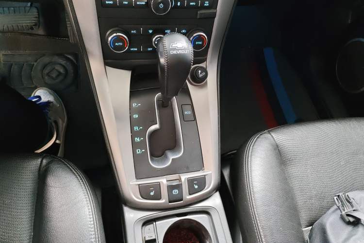 Used Chevrolet Captiva 2014 2.4L 4x4 Flagship Edition 7 Seats Gear Lever