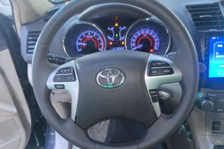 Used Toyota Highlander 2012 2.7L Two-Wheel Drive 7-Seater Luxury Edition
