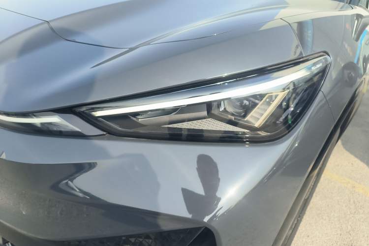 Used Volkswagen ID.UNYX 2024 Pro Long-Range Version Left Front Headlight