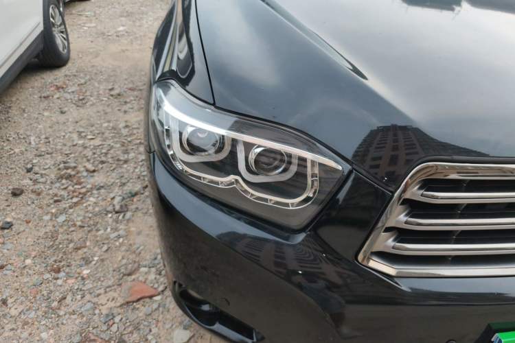 Used Toyota Highlander 2011 2.7L Two-Wheel Drive 7-Seater Luxury Edition
