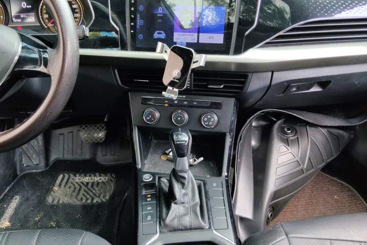 Used Volkswagen Passat 2019 280TSI Business Edition China VI Audio And AC Panel