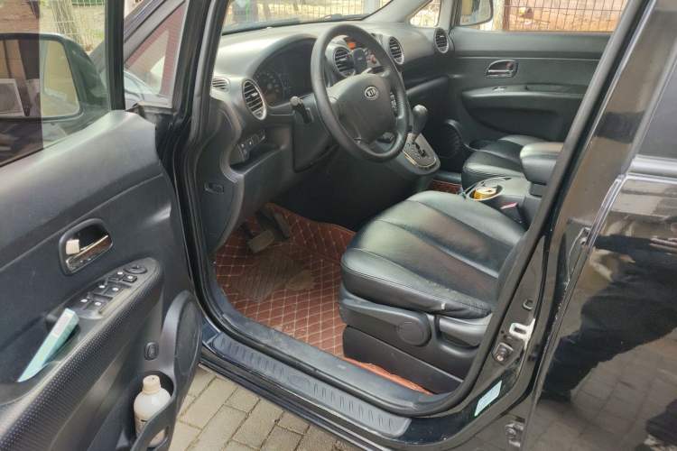 Used Kia Carens 2011 2.0L 7-Seater Automatic Standard Edition Driver Seat