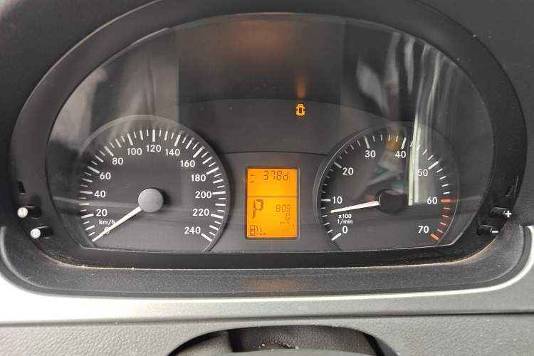 Used Mercedes-Benz Vito 2010 2.5L Business Edition
