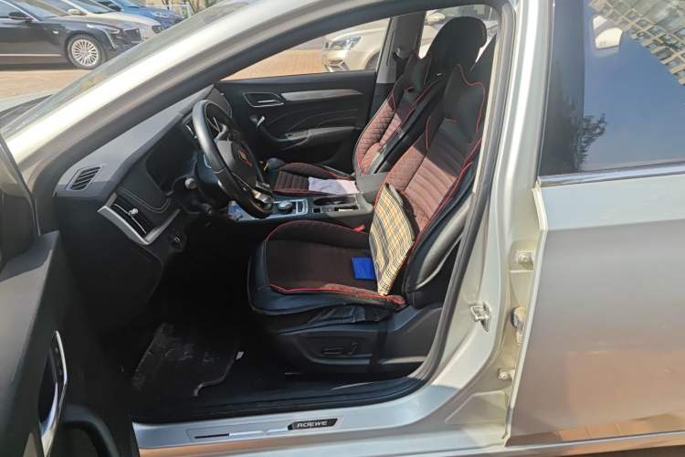 Used Roewe i6 New Energy 2017 45T Hybrid Connect & Smart Enjoyment Edition
