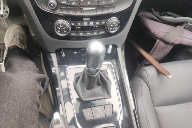 Used Peugeot 508 2013 2.0L 2nd Anniversary Edition Automatic Smart Enjoyment Version Gear Lever