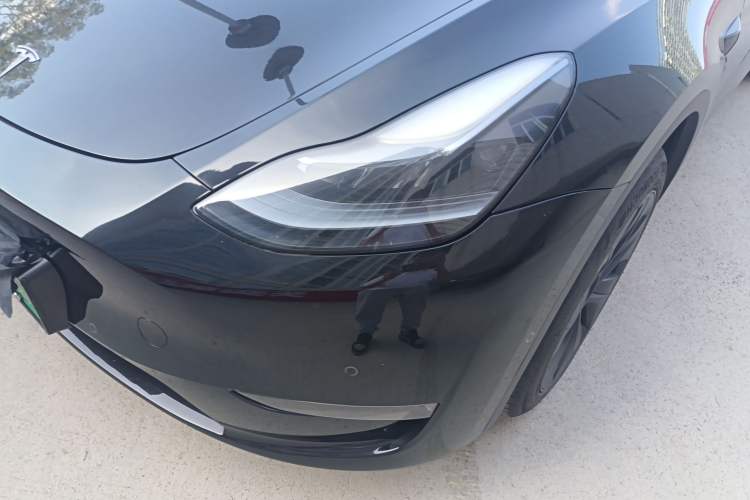 Used Tesla Model Y 2023 Long-Range All-Wheel-Drive Version